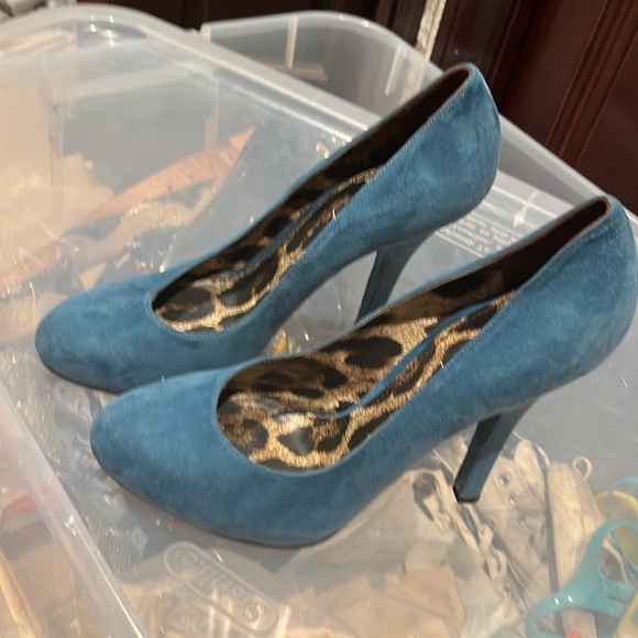 So soft and beautiful luxury shoes - Picture 2 of 3